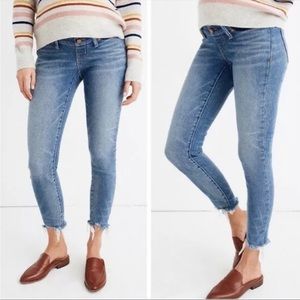 Madewell Maternity Skinny 24 crop raw hem, side stretch panels, medium wash